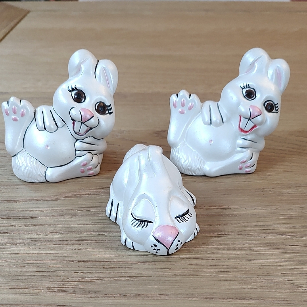 3 Kitschy Gare Inc Handpainted Pearlized Glazed Ceramic Bunny Figurines Easter